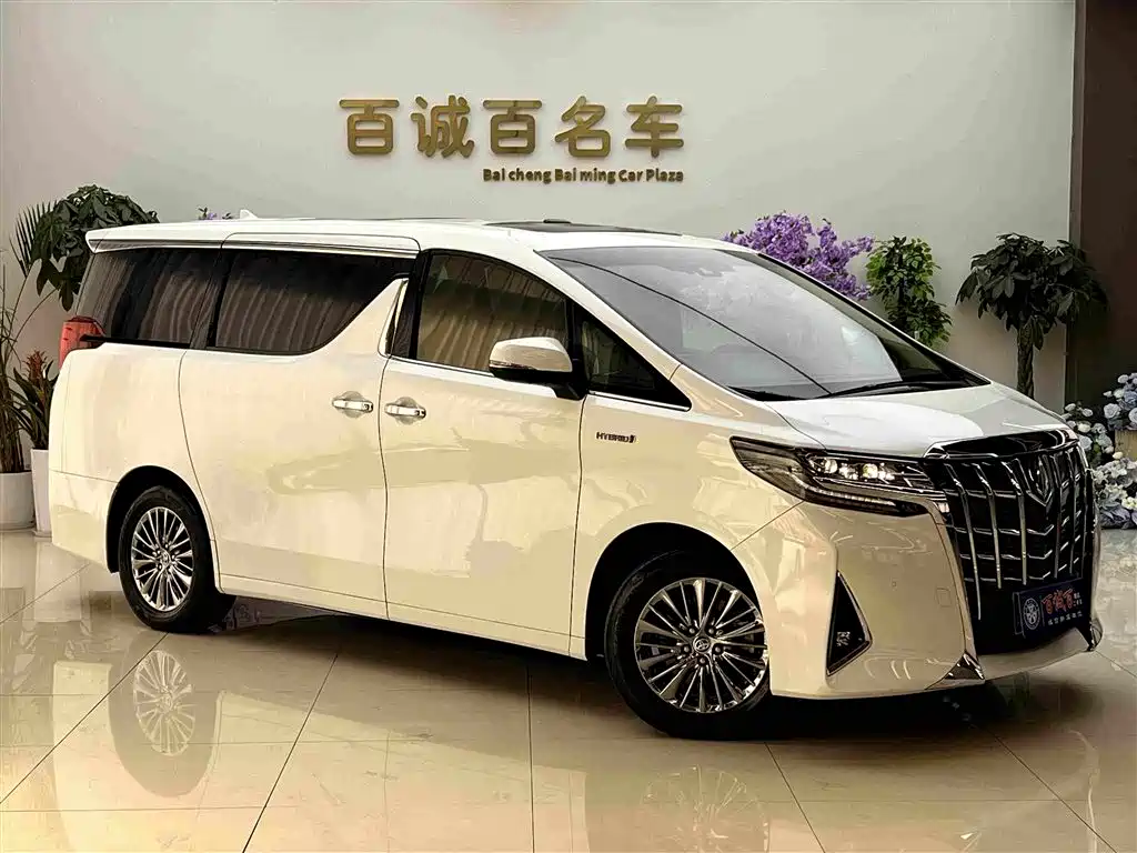 Toyota Alphard — фото 3
