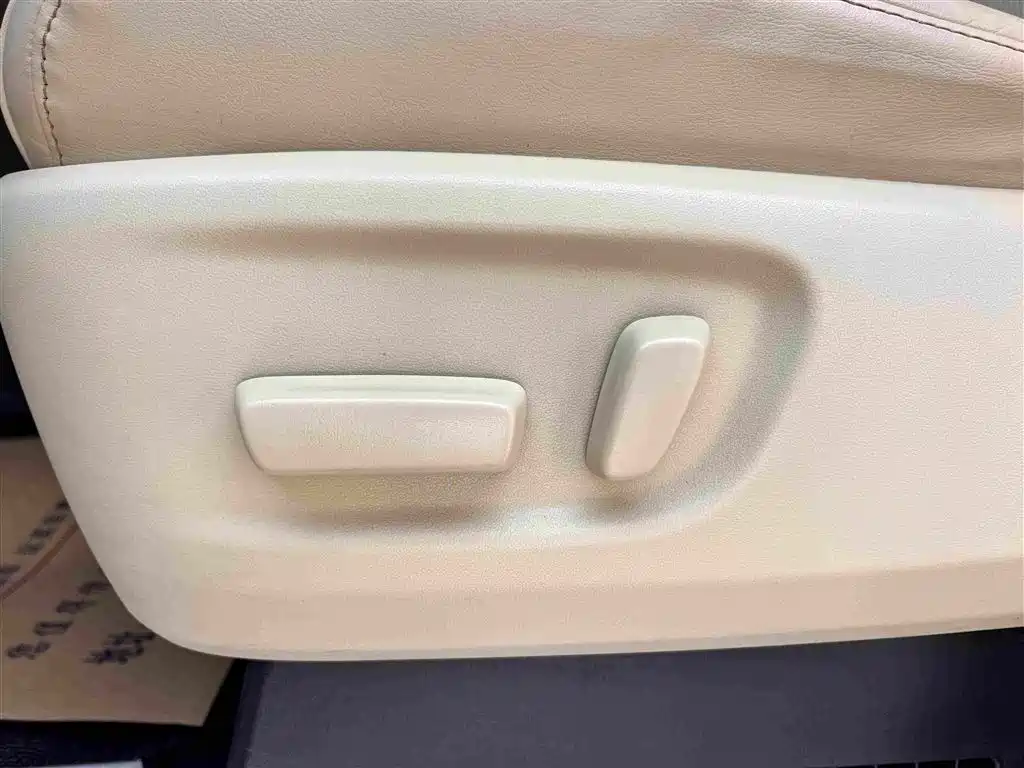 Toyota Alphard — фото 23