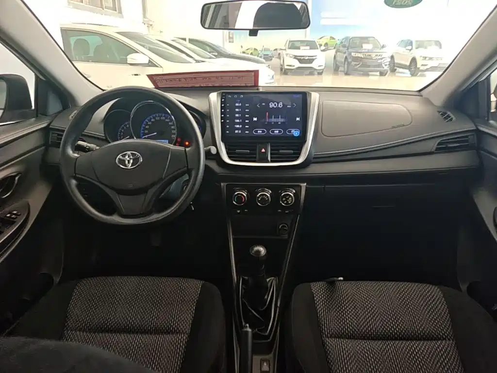 Toyota Vios — фото 10