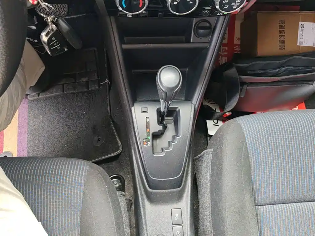 Toyota Yaris L — фото 14