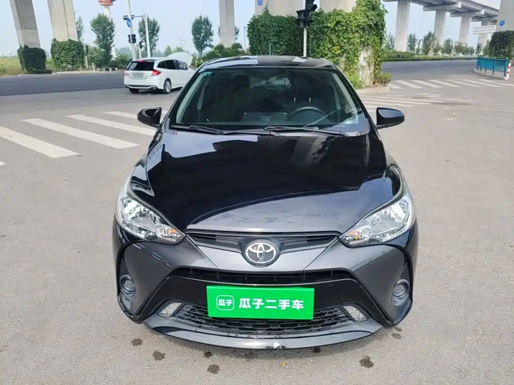 Toyota Yaris L — фото 3