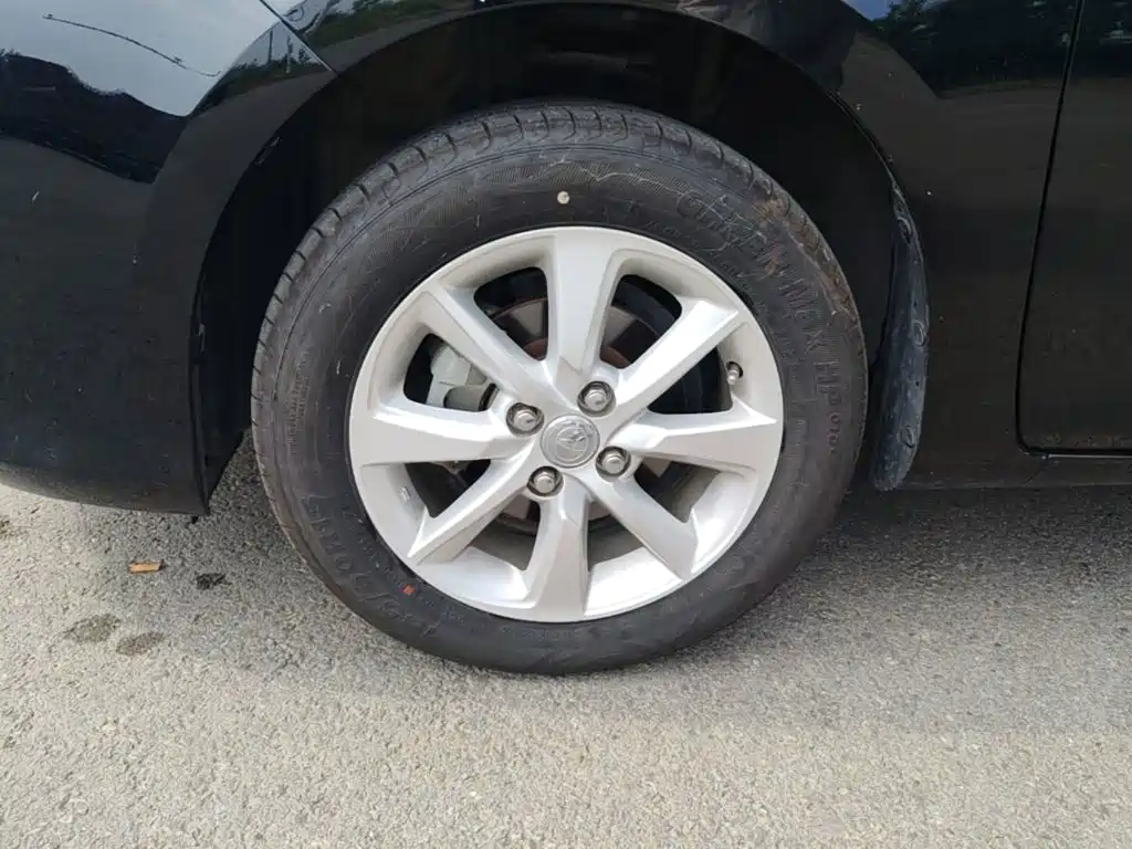 Toyota Yaris L — фото 23