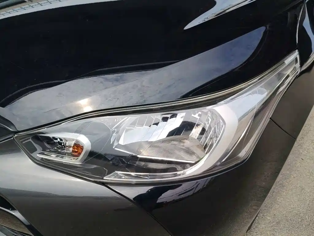 Toyota Yaris L — фото 24