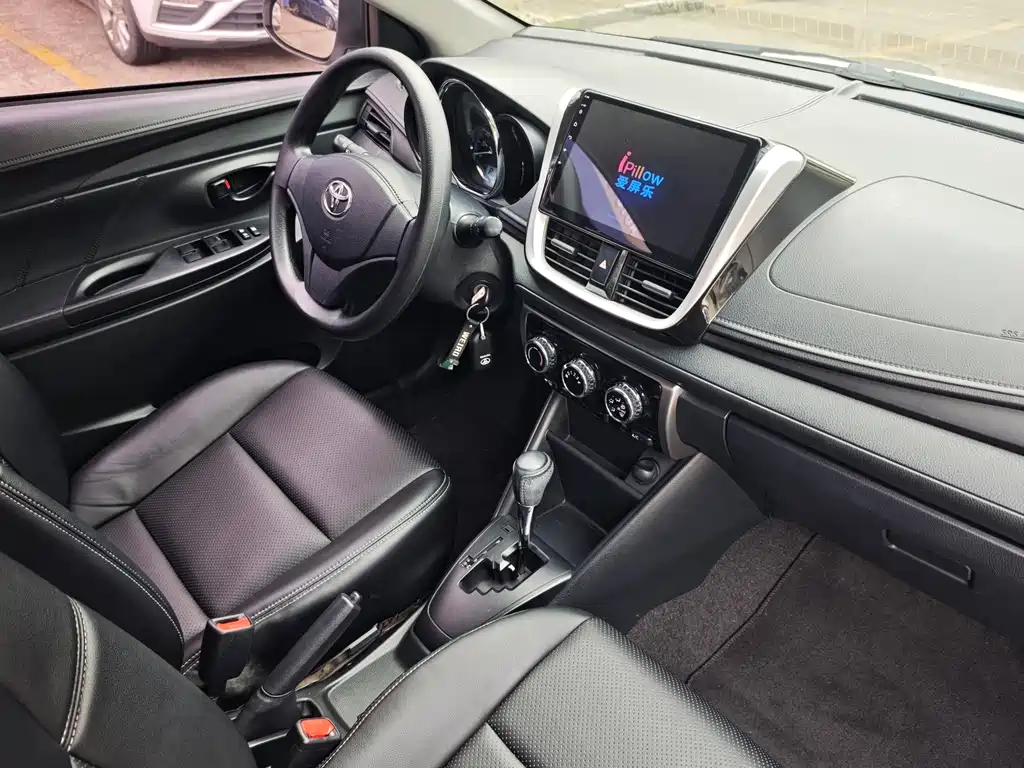 Toyota Yaris L — фото 9