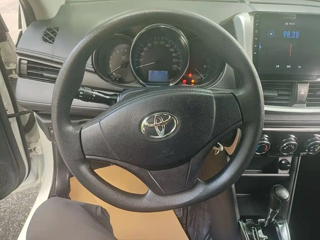 Toyota Vios — фото 11