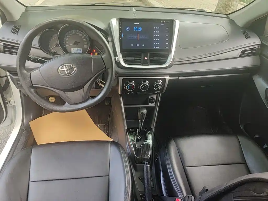 Toyota Vios — фото 10