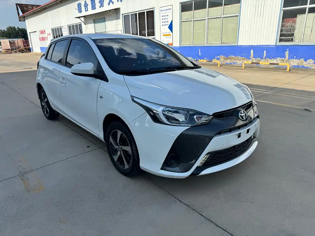 Toyota Yaris L — фото 3