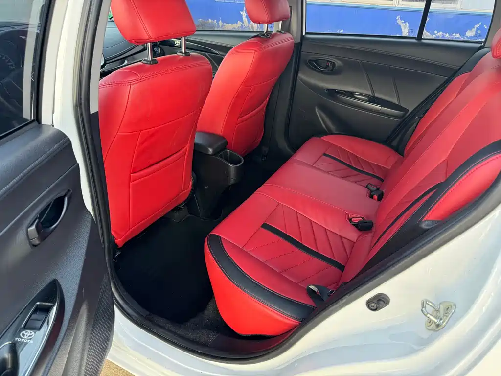 Toyota Yaris L — фото 6