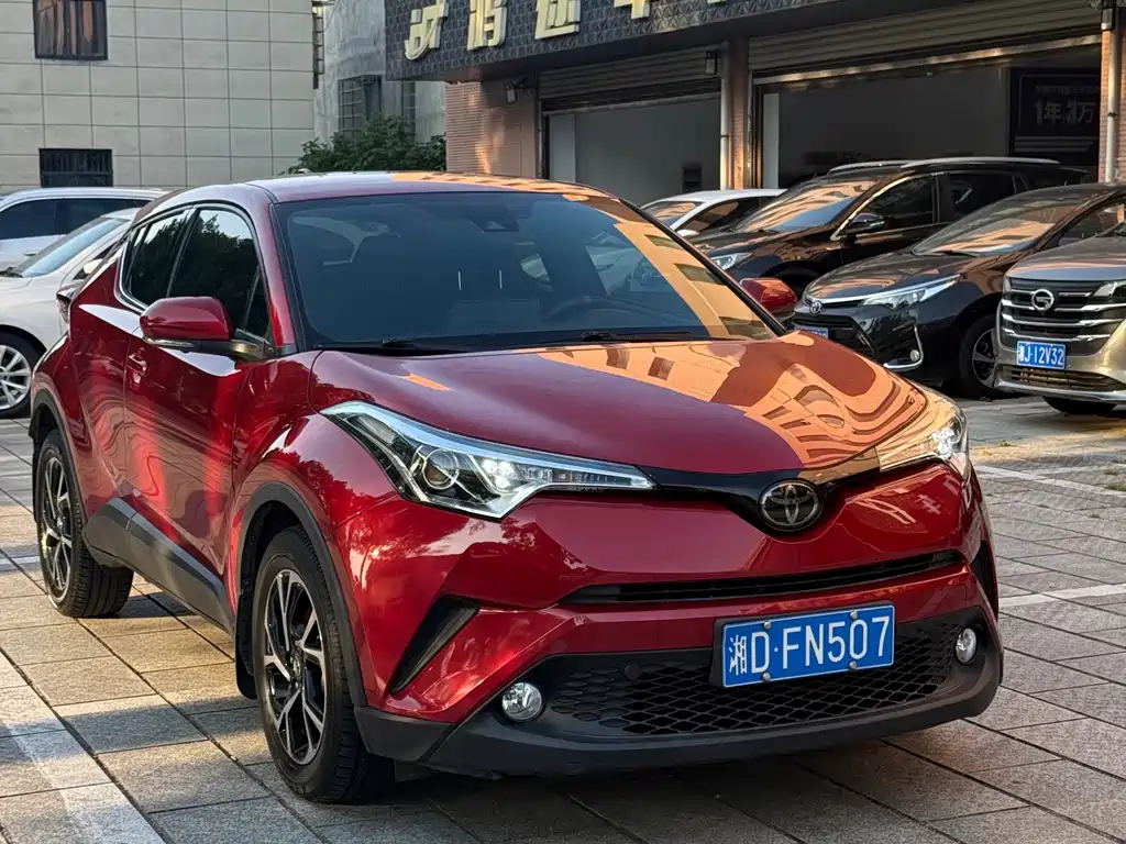 Toyota C-HR — фото 2