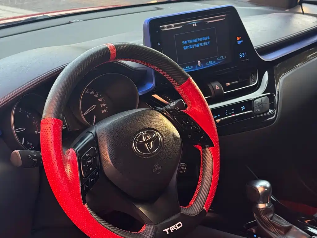 Toyota C-HR — фото 4