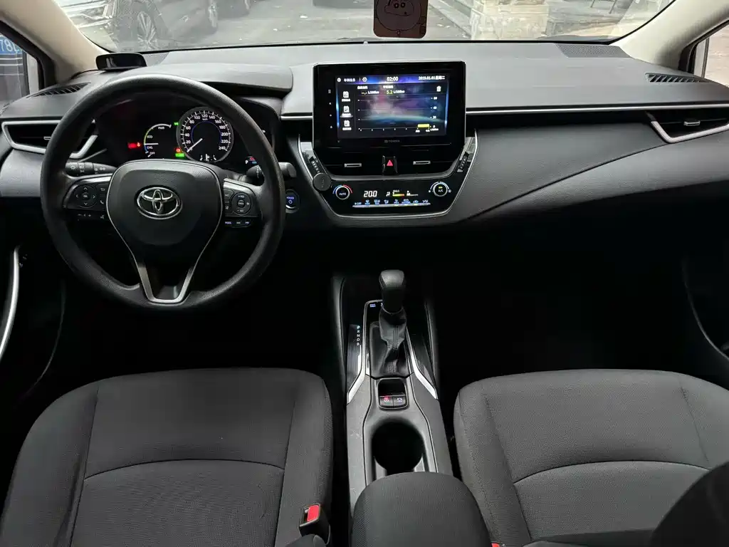 Toyota Corolla — фото 9