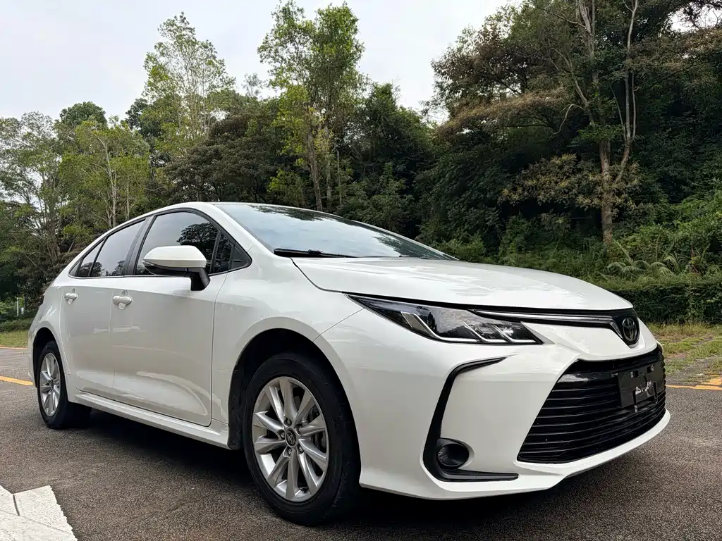 Toyota Corolla — фото 3