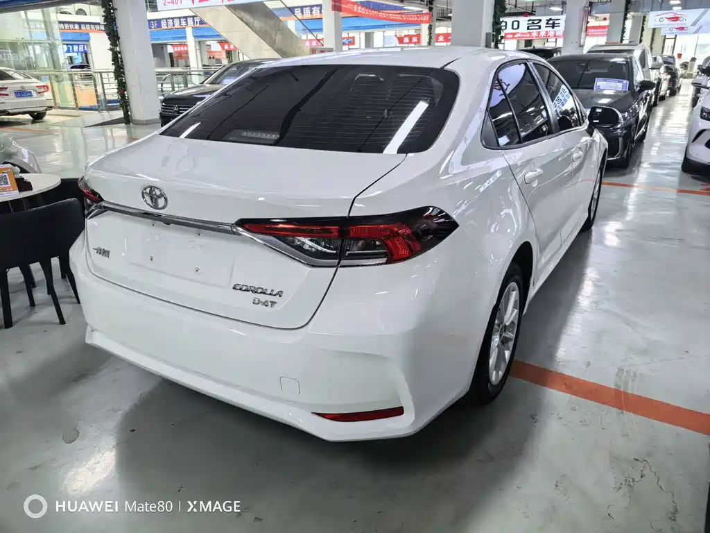 Toyota Corolla — фото 4