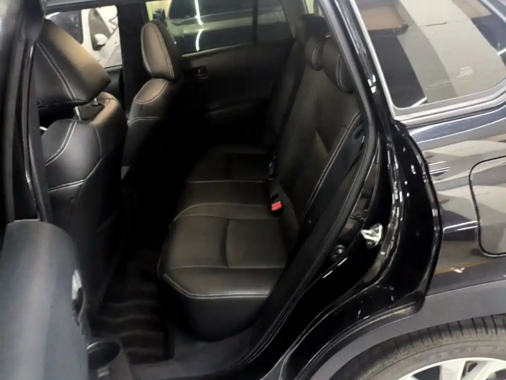 Toyota Corolla Cross — фото 13