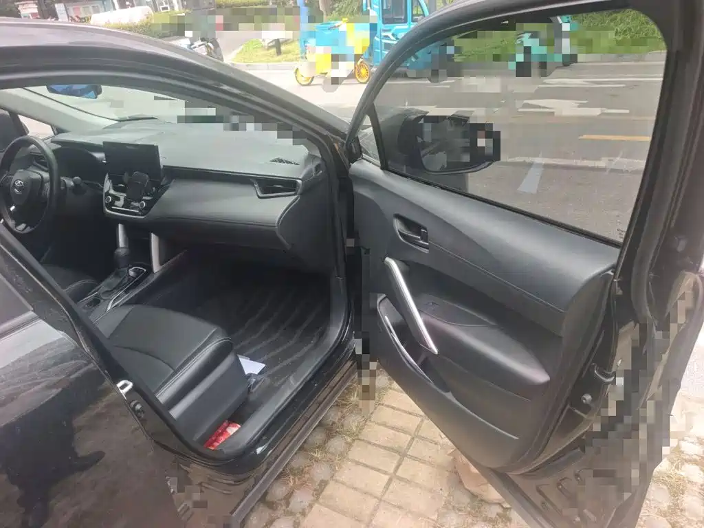 Toyota Corolla Cross — фото 19