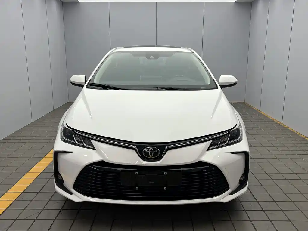 Toyota Corolla — фото 2