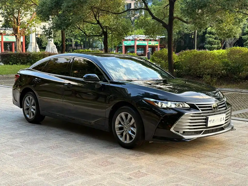 Toyota Avalon — фото 3