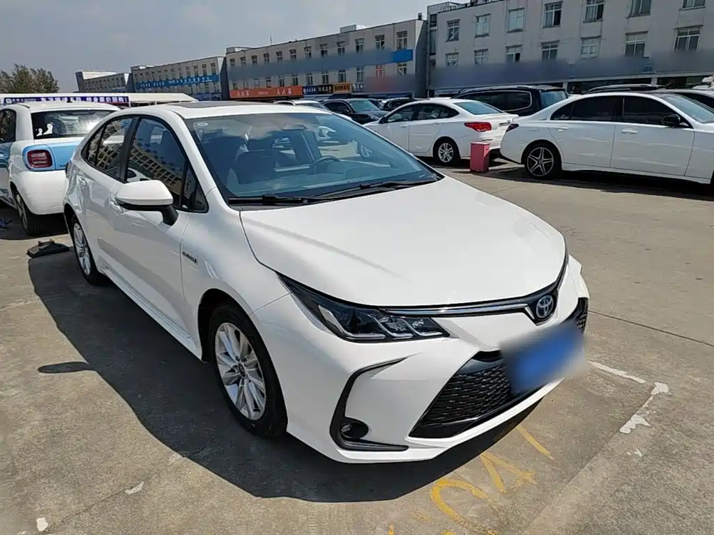 Toyota Corolla — фото 4
