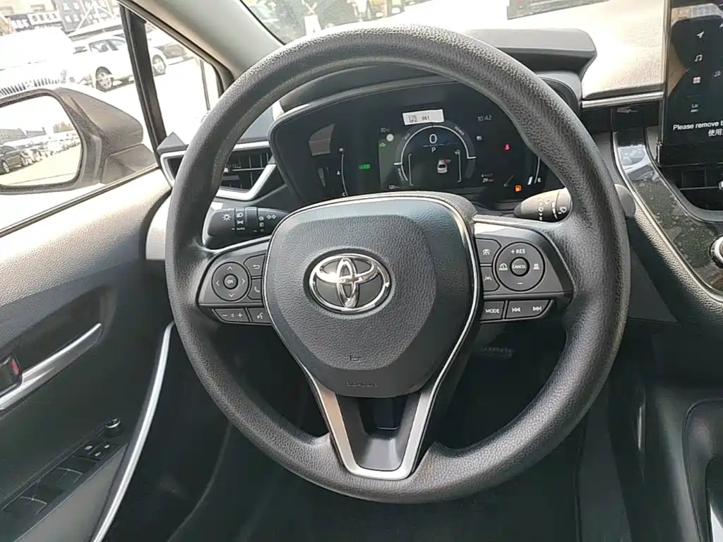 Toyota Corolla — фото 6