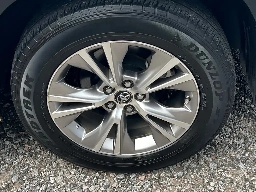 Toyota Highlander — фото 13