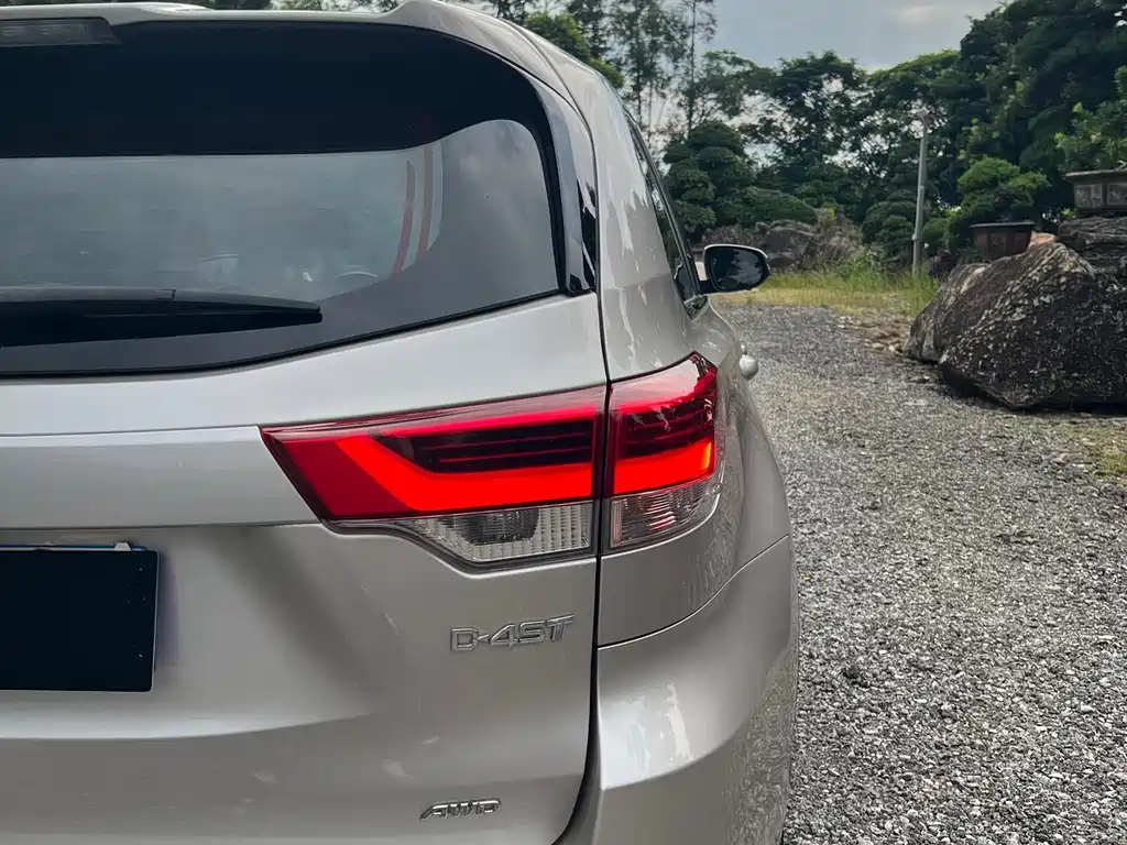 Toyota Highlander — фото 14