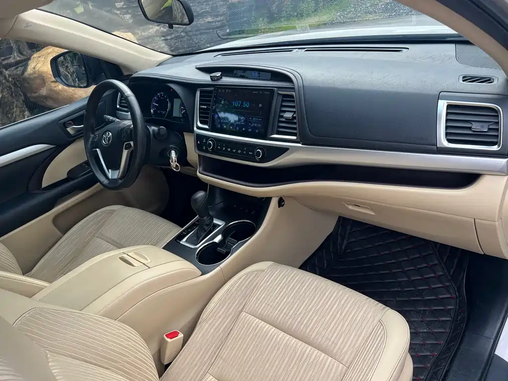 Toyota Highlander — фото 20