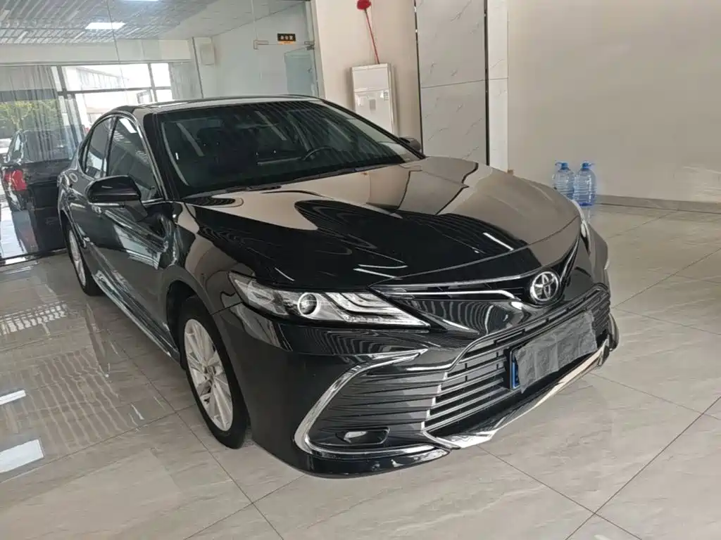 Toyota Camry — фото 4