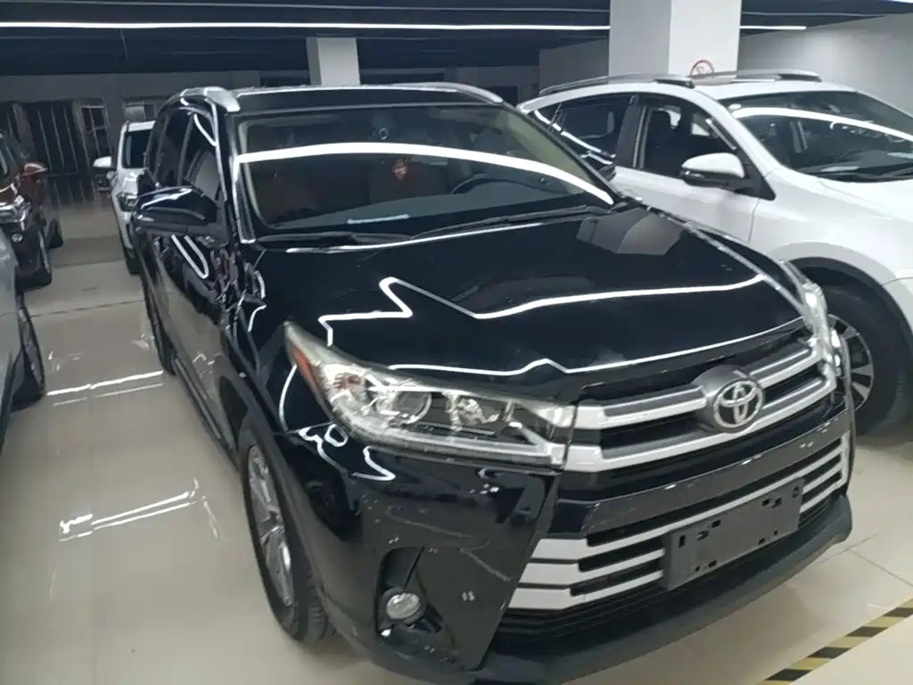 Toyota Highlander — фото 4