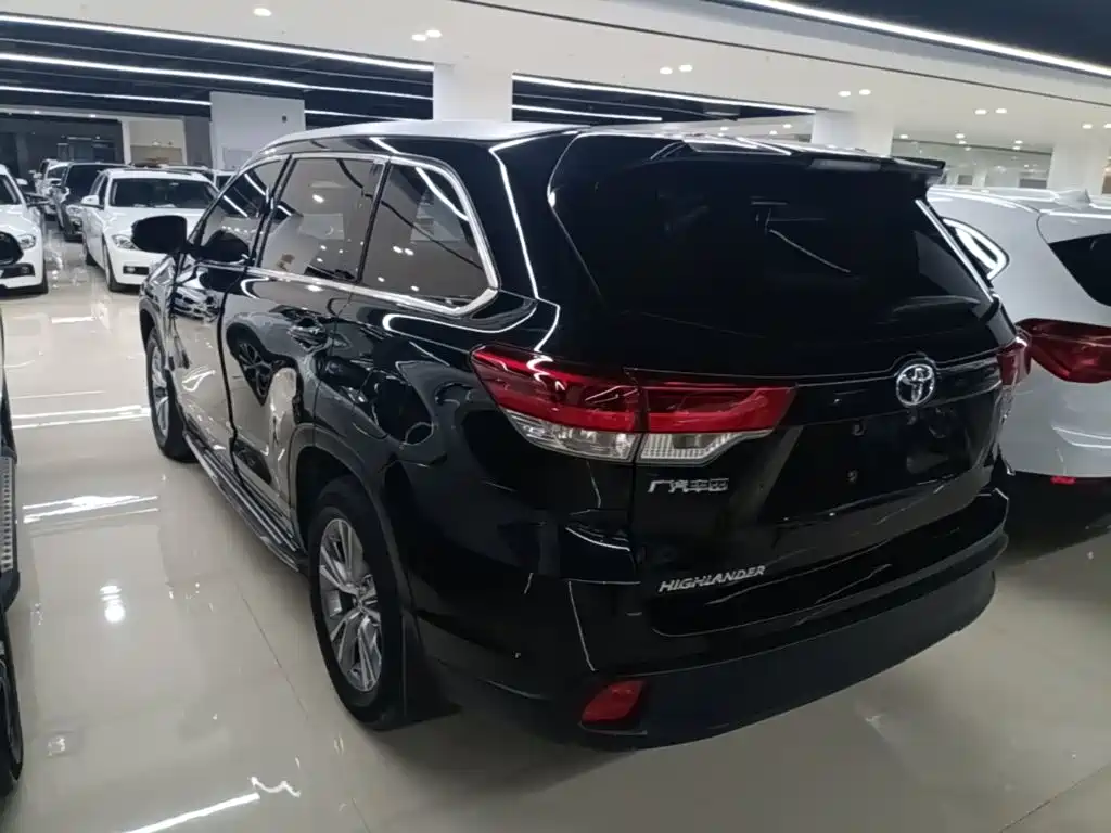 Toyota Highlander — фото 5
