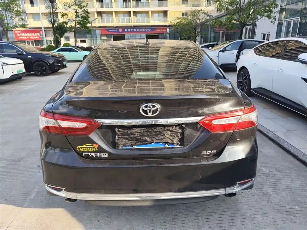 Toyota Camry — фото 8