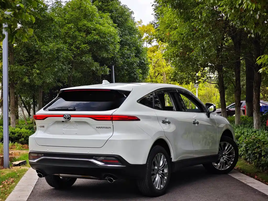 Toyota Harrier — фото 4