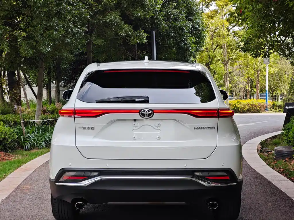 Toyota Harrier — фото 5