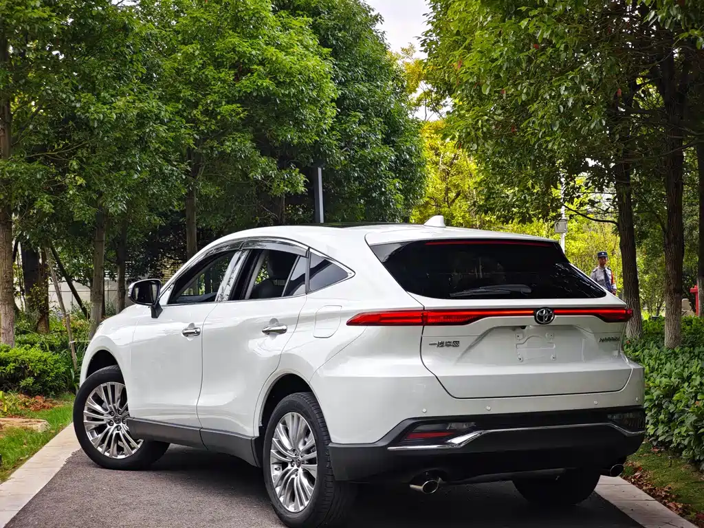 Toyota Harrier — фото 6