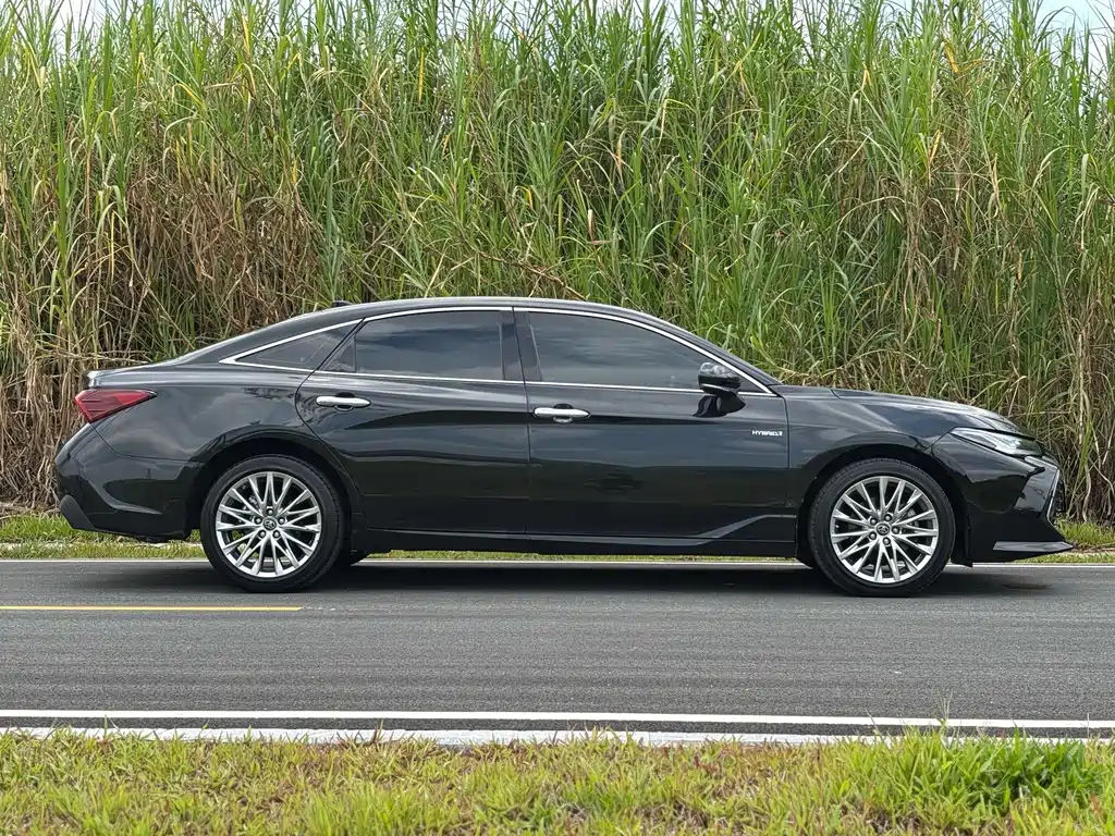 Toyota Avalon — фото 4