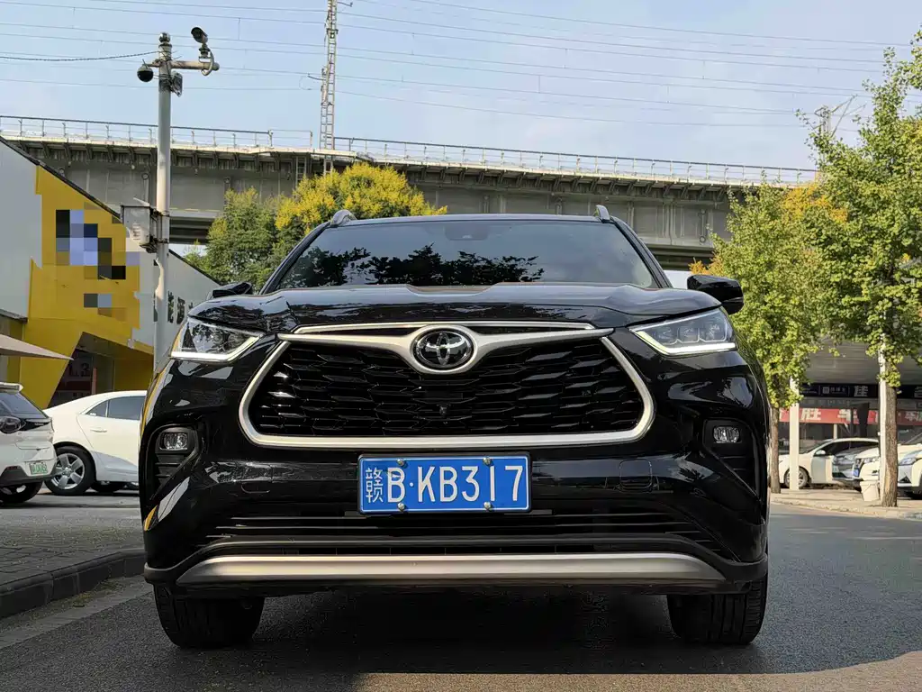Toyota Highlander — фото 2