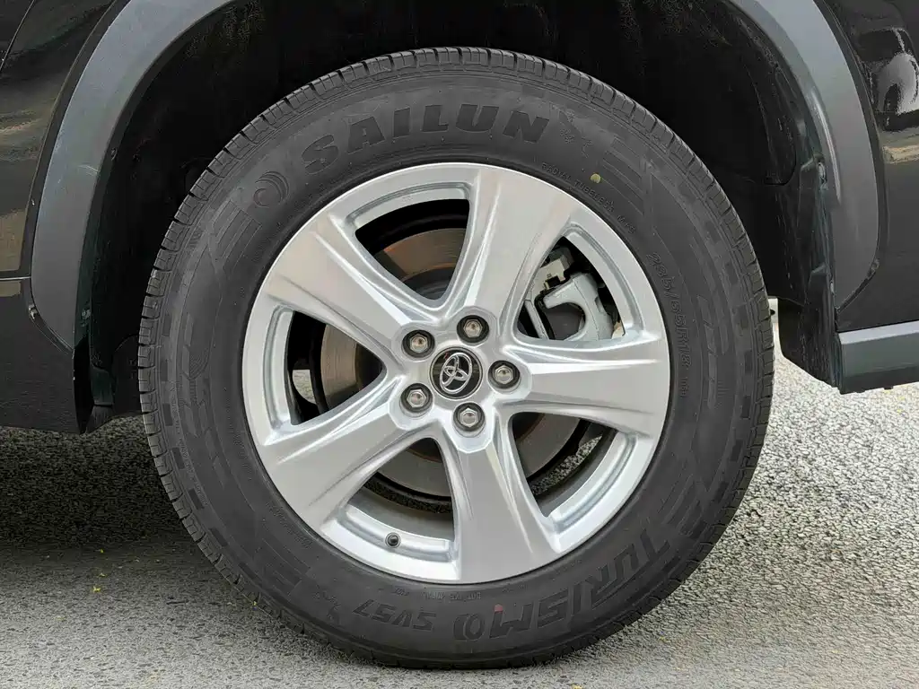 Toyota Highlander — фото 14