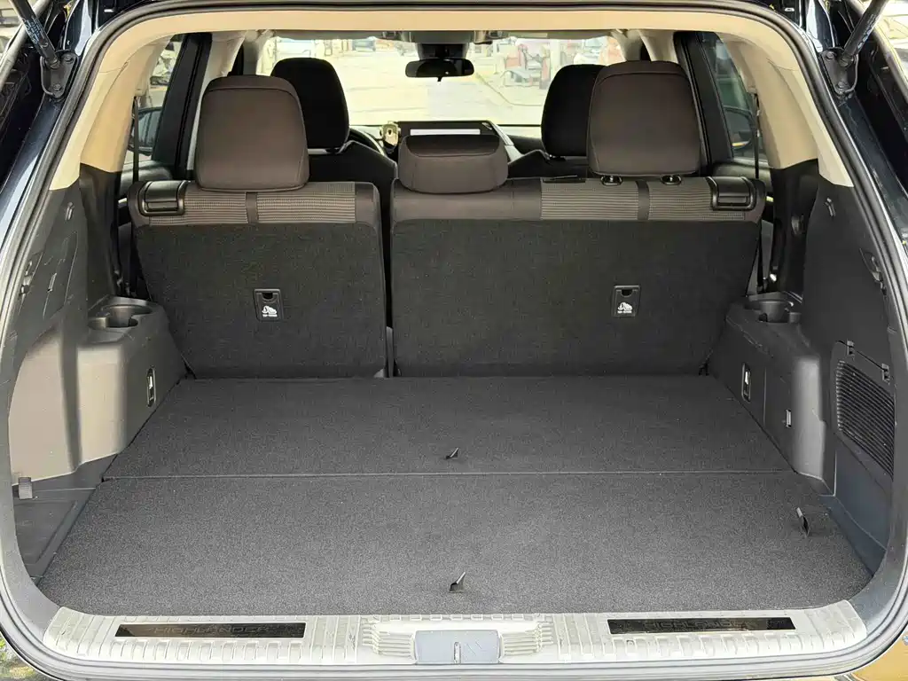Toyota Highlander — фото 15