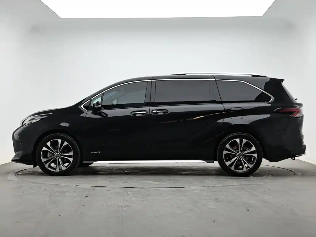 Toyota Granvia — фото 6