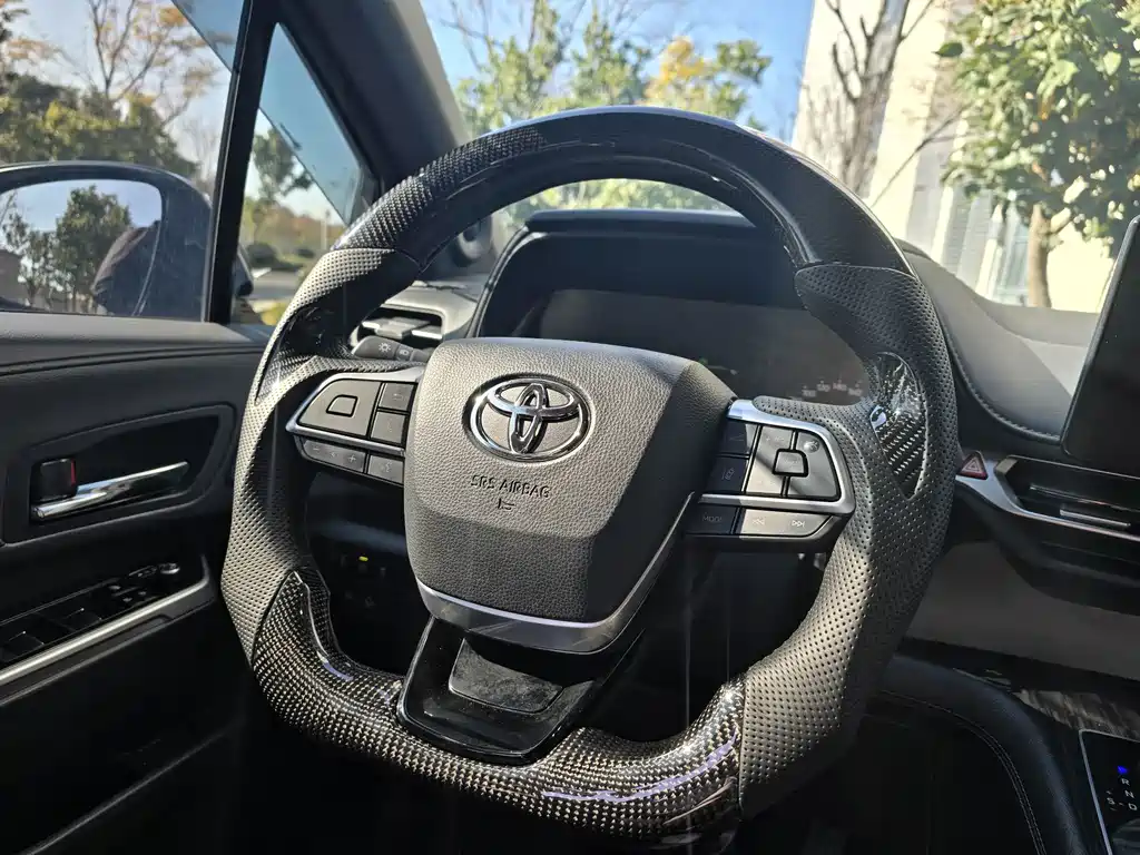 Toyota Granvia — фото 20