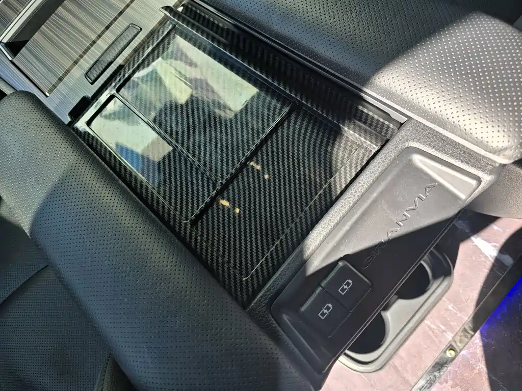 Toyota Granvia — фото 21