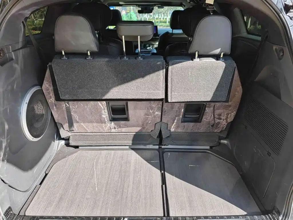Toyota Granvia — фото 42