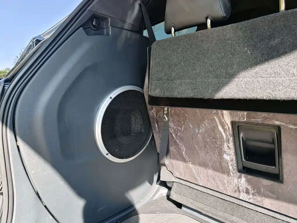 Toyota Granvia — фото 44