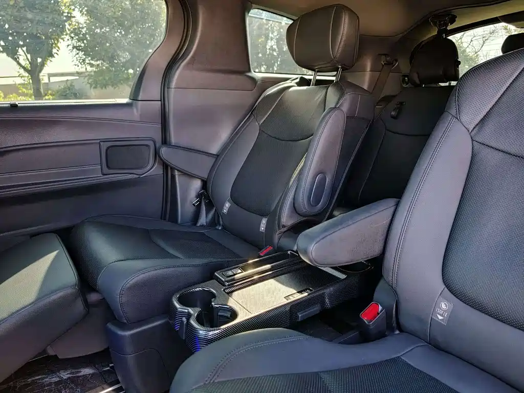Toyota Granvia — фото 53