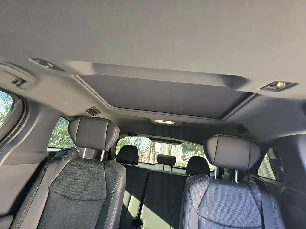 Toyota Granvia — фото 10