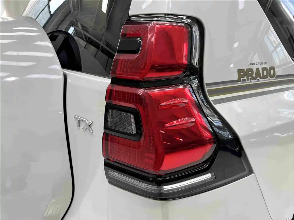 Toyota Prado — фото 17