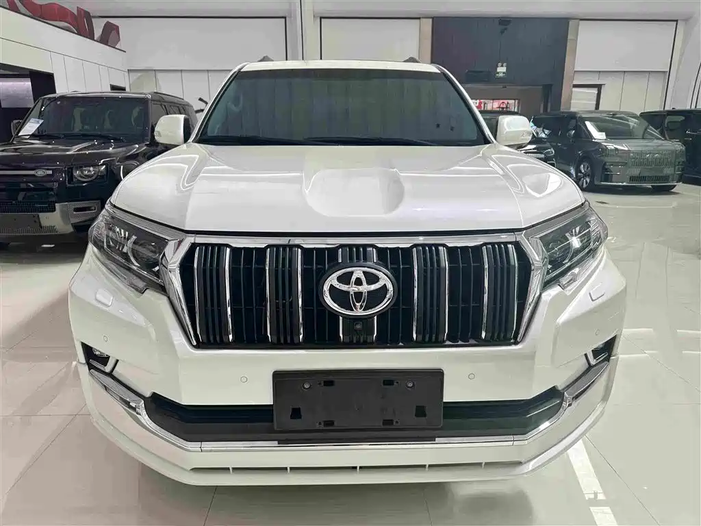 Toyota Prado — фото 2