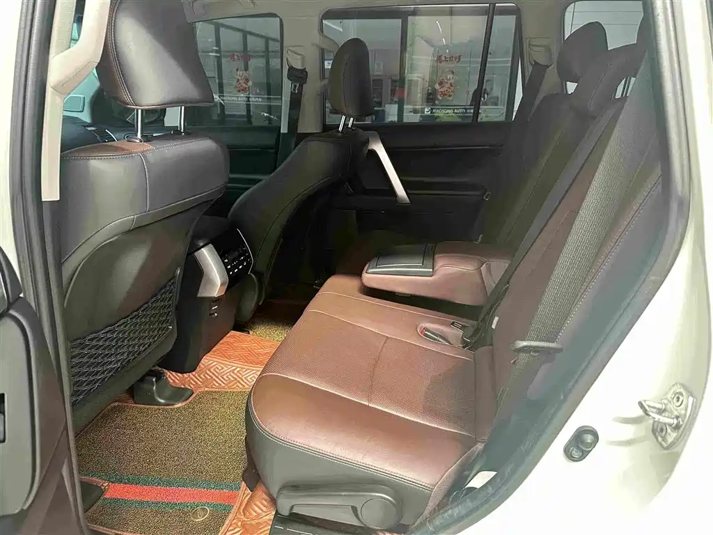 Toyota Prado — фото 14