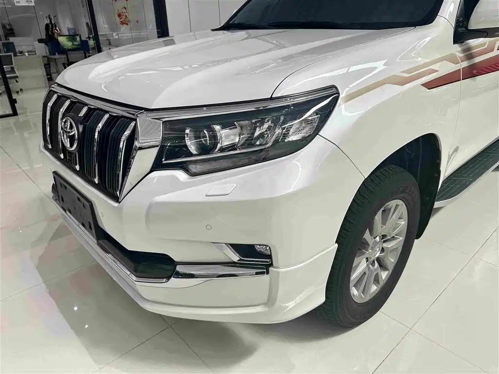 Toyota Prado — фото 3