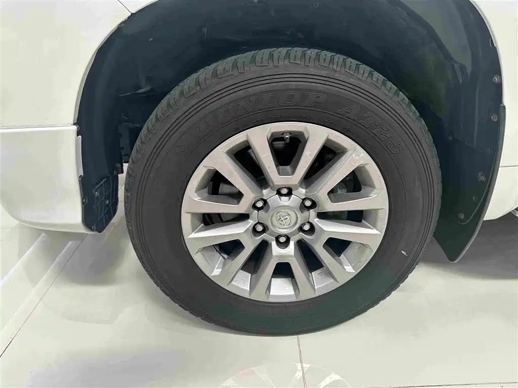 Toyota Prado — фото 4