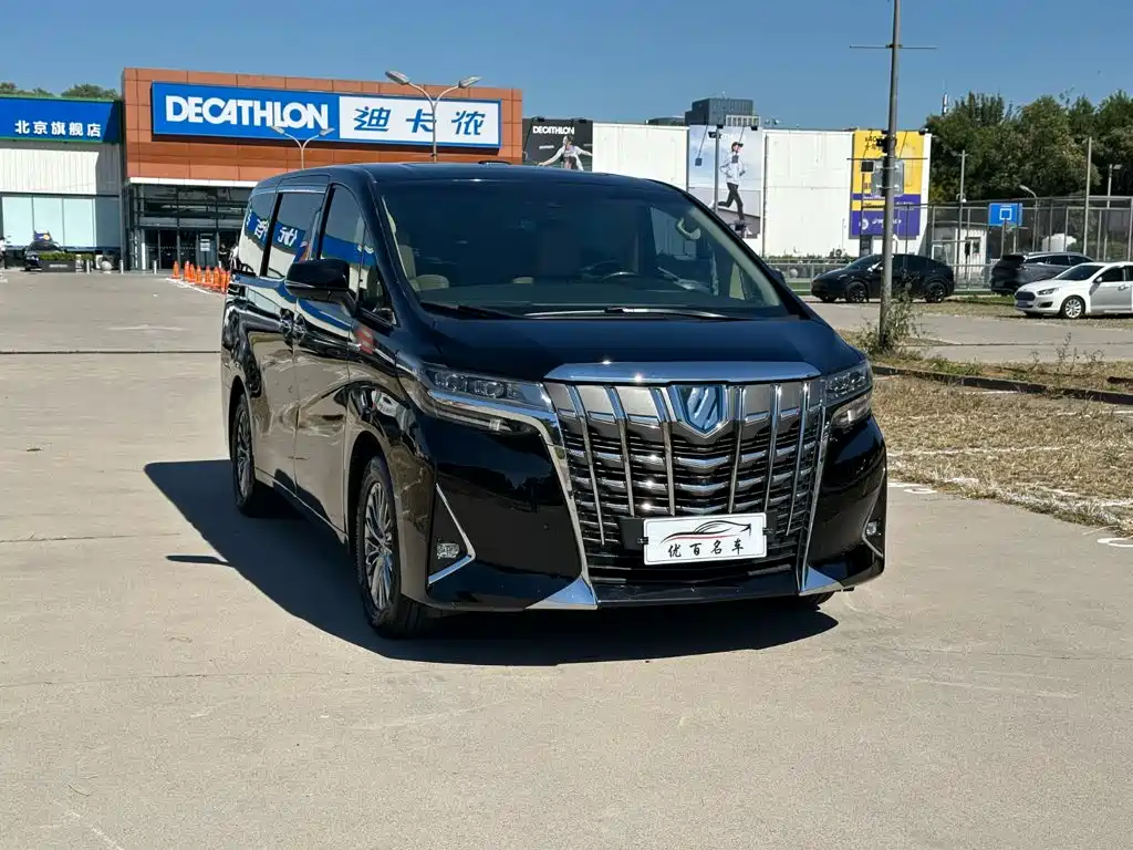 Toyota Alphard — фото 3